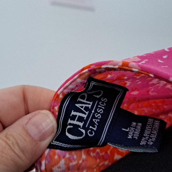 CHAPS CLASSICS sleeveless v-neck multi color tank top, Size L - Picture 4 of 5